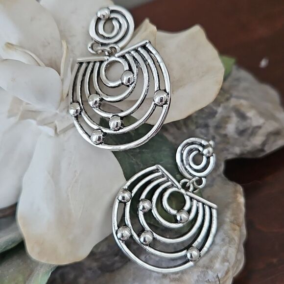 NWOT Silver Hoop Earrings - Picture 1 of 3